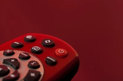 la télécommande du téléviseur
