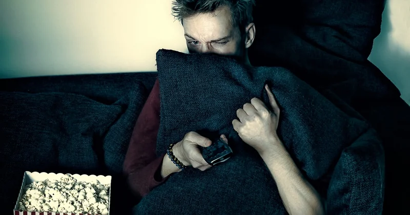 Freebox Player ne s'allume plus : voyant bleu ou rouge ?