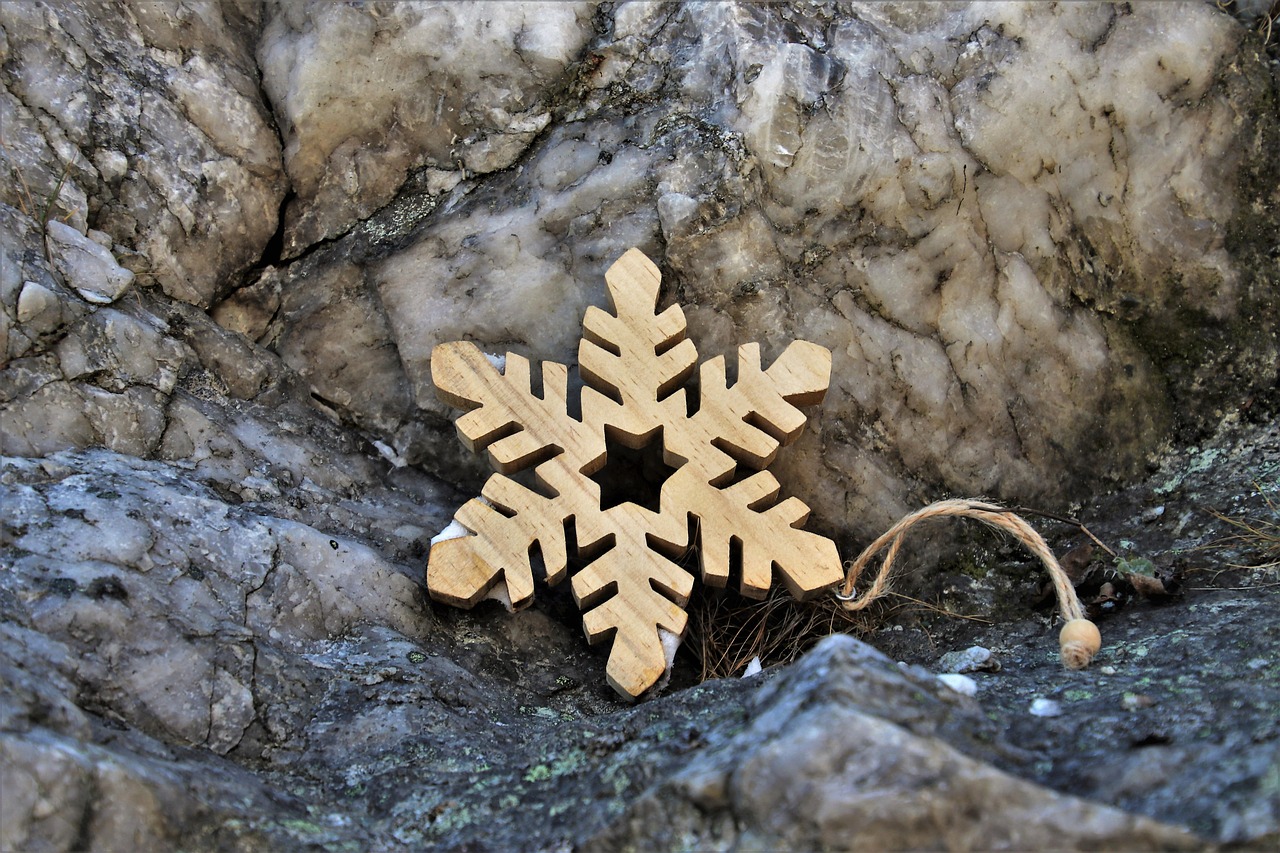 un environnement de staging permet de tester et valider les applications avant leur d&eacute;ploiement en production, assurant ainsi la qualit&eacute; et la stabilit&eacute; des mises &agrave; jour.